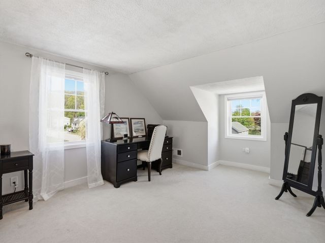 14 Walnut Rd, Chelmsford, MA 01824