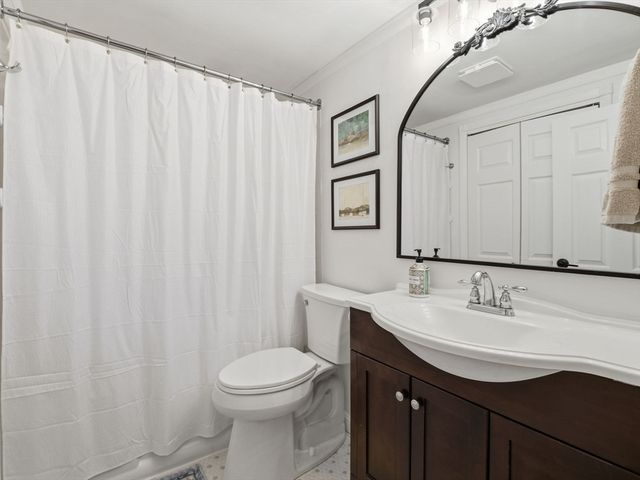 14 Walnut Rd, Chelmsford, MA 01824
