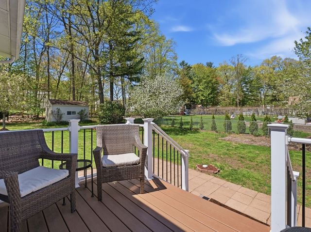 14 Walnut Rd, Chelmsford, MA 01824