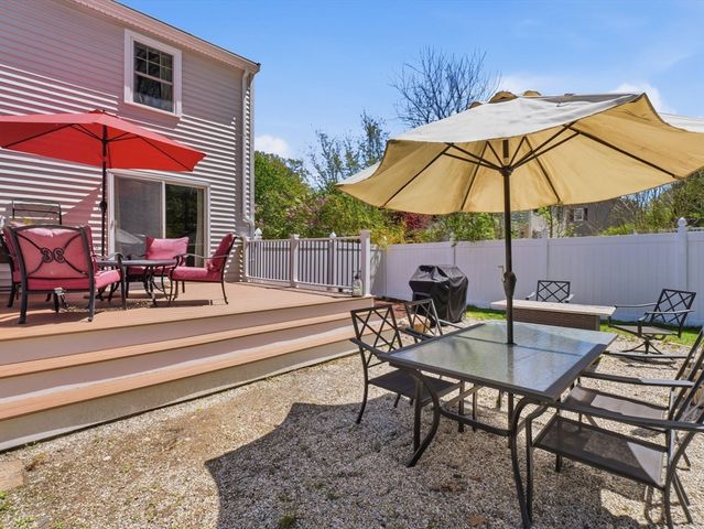 14 Walnut Rd, Chelmsford, MA 01824