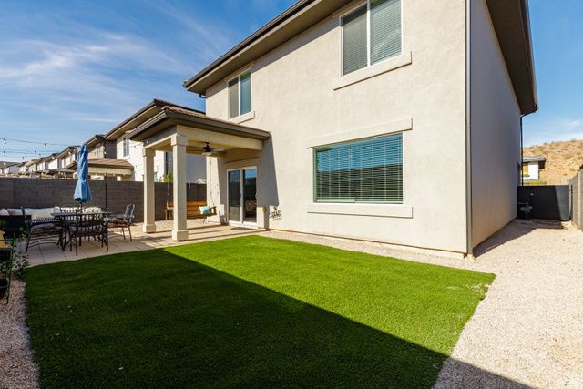 1455 S RIPPLE ROCK DR, Washington, UT 84780