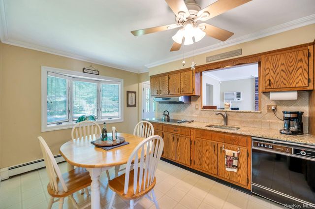 21 Hobson Avenue, Saint James, NY 11780
