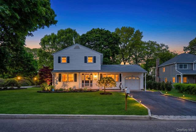 21 Hobson Avenue, Saint James, NY 11780