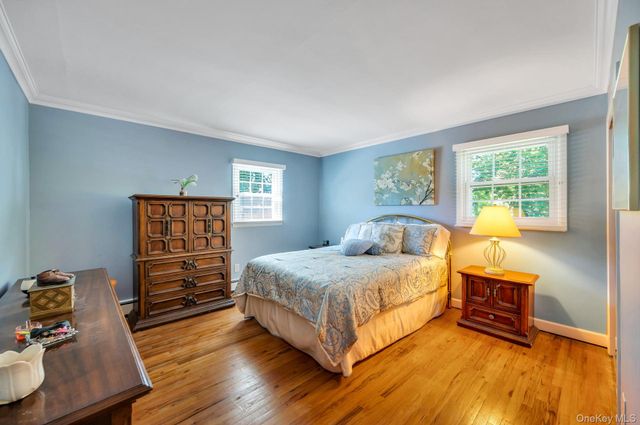 21 Hobson Avenue, Saint James, NY 11780