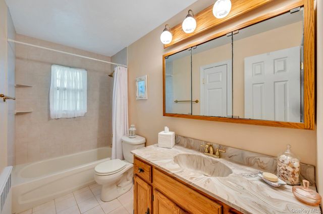 21 Hobson Avenue, Saint James, NY 11780