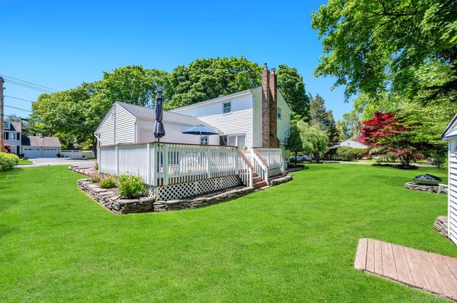 21 Hobson Avenue, Saint James, NY 11780