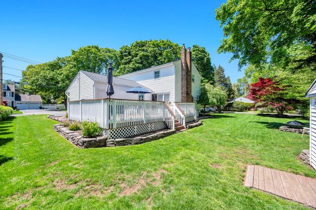 21 Hobson Avenue, Saint James, NY 11780