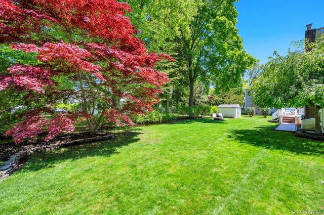 21 Hobson Avenue, Saint James, NY 11780
