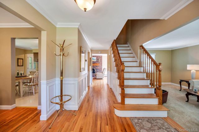 21 Hobson Avenue, Saint James, NY 11780