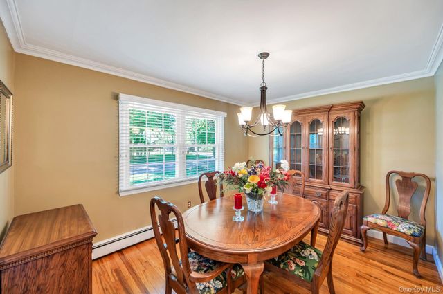 21 Hobson Avenue, Saint James, NY 11780