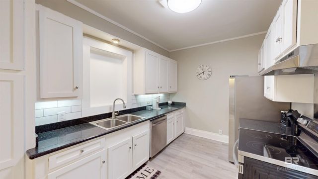 11 Rickarby Place, Mobile, AL 36606