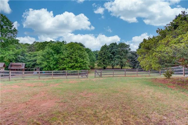 5667 Britt Whitmire Road, Gainesville, GA 30506