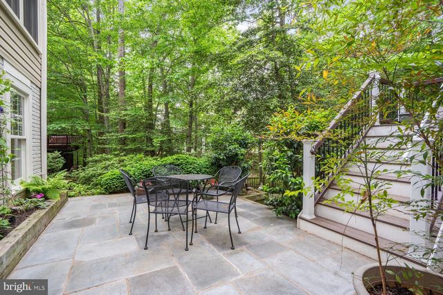 9211 BEXLEYWOOD CT, Fairfax Station, VA 22039