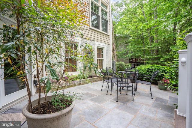 9211 BEXLEYWOOD CT, Fairfax Station, VA 22039