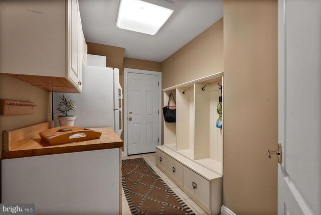 9211 BEXLEYWOOD CT, Fairfax Station, VA 22039