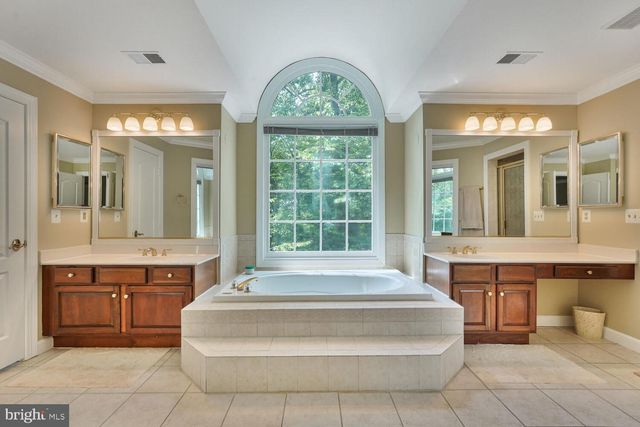 9211 BEXLEYWOOD CT, Fairfax Station, VA 22039