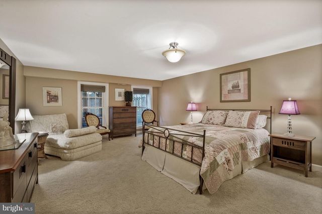 9211 BEXLEYWOOD CT, Fairfax Station, VA 22039