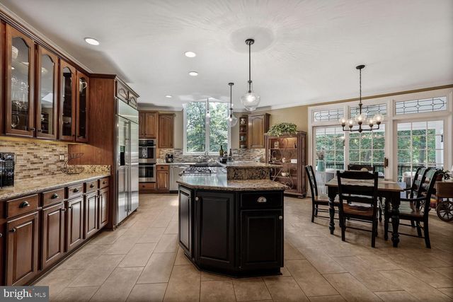 9211 BEXLEYWOOD CT, Fairfax Station, VA 22039