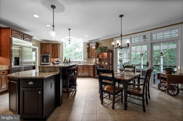 9211 BEXLEYWOOD CT, Fairfax Station, VA 22039