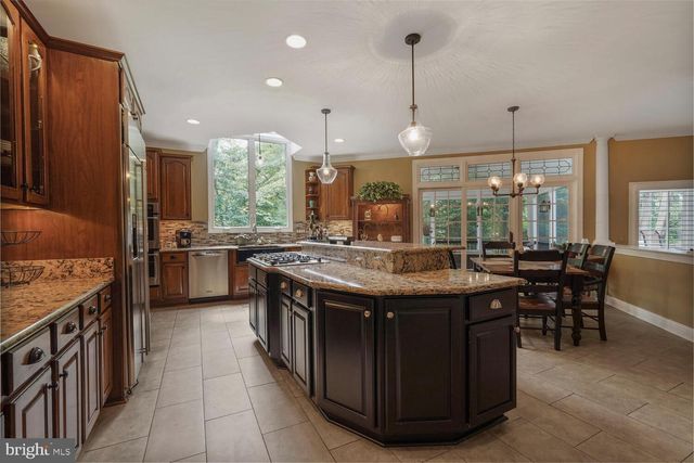 9211 BEXLEYWOOD CT, Fairfax Station, VA 22039