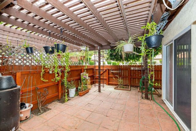 1518 Goldrush Way, Oceanside, CA 92057