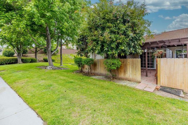 1518 Goldrush Way, Oceanside, CA 92057