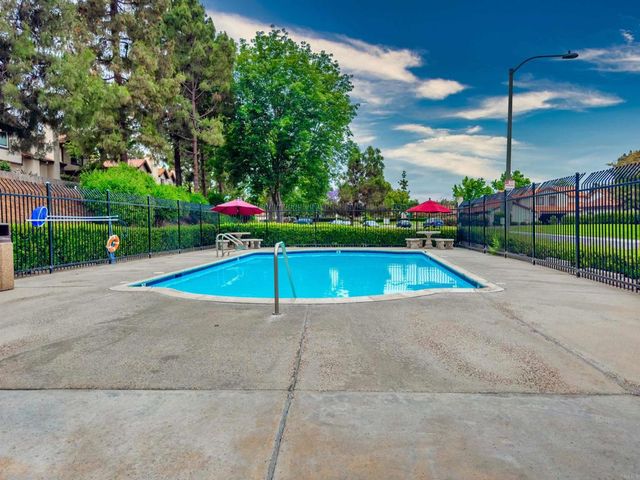 1518 Goldrush Way, Oceanside, CA 92057