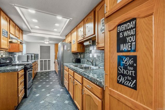 1518 Goldrush Way, Oceanside, CA 92057