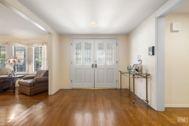 7705 Calle Cerca, Bakersfield, CA 93309