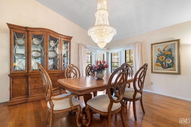 7705 Calle Cerca, Bakersfield, CA 93309