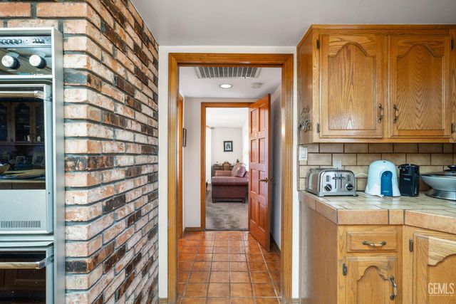 7705 Calle Cerca, Bakersfield, CA 93309