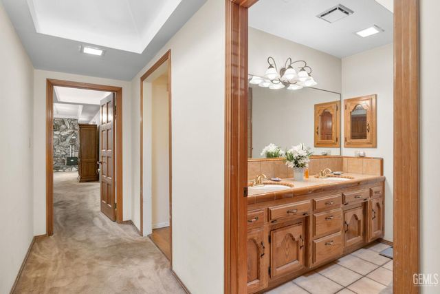 7705 Calle Cerca, Bakersfield, CA 93309