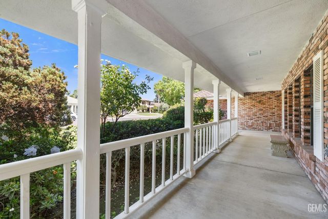 7705 Calle Cerca, Bakersfield, CA 93309