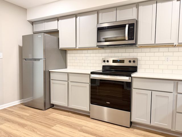 511 Glenstone Springs Dr, Clarksville, TN 37043