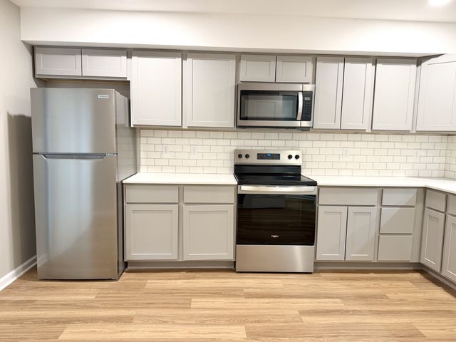 511 Glenstone Springs Dr, Clarksville, TN 37043