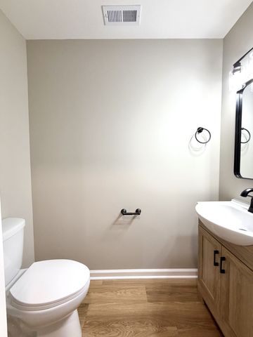 511 Glenstone Springs Dr, Clarksville, TN 37043