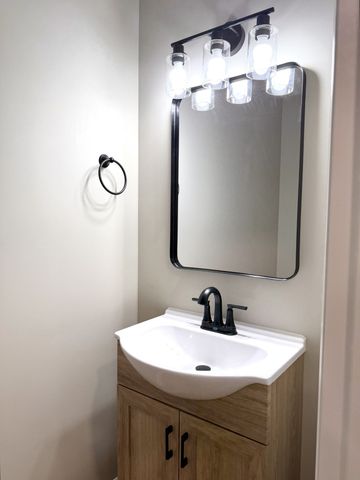 511 Glenstone Springs Dr, Clarksville, TN 37043