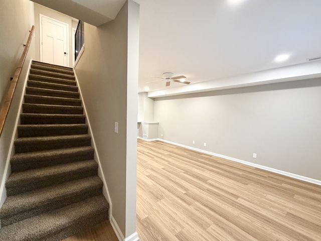 511 Glenstone Springs Dr, Clarksville, TN 37043