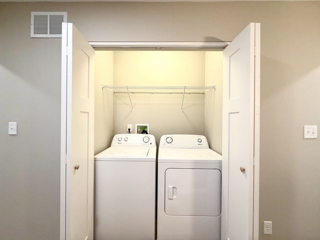 511 Glenstone Springs Dr, Clarksville, TN 37043