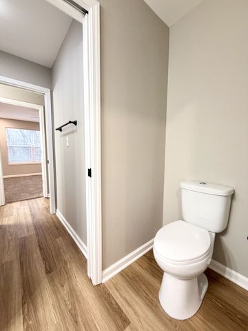 511 Glenstone Springs Dr, Clarksville, TN 37043