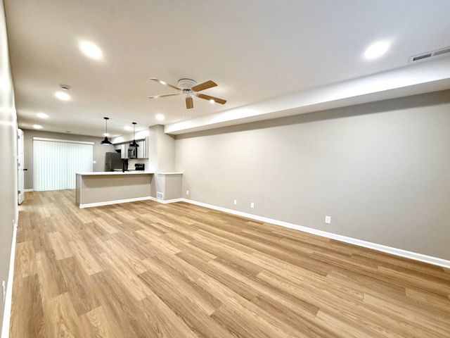 511 Glenstone Springs Dr, Clarksville, TN 37043