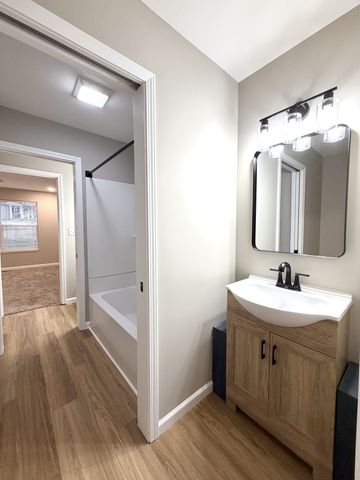 511 Glenstone Springs Dr, Clarksville, TN 37043