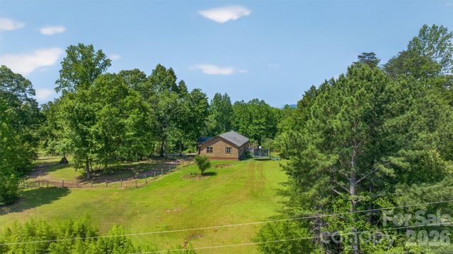 66 Misery Ridge Trail, Mill Spring, NC 28756