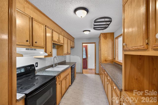 66 Misery Ridge Trail, Mill Spring, NC 28756