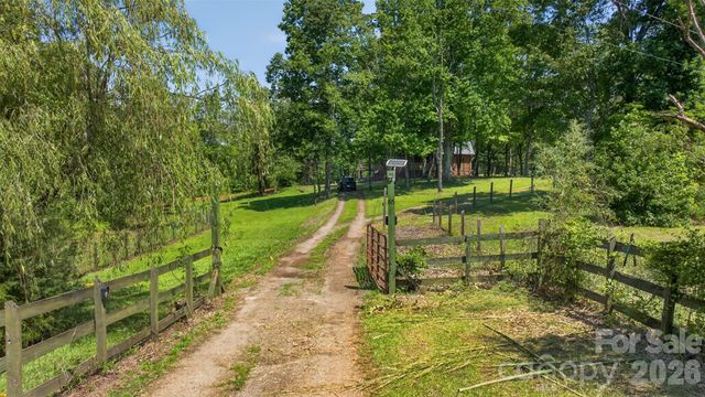 66 Misery Ridge Trail, Mill Spring, NC 28756