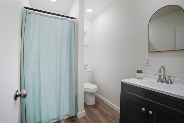 109 Dewey Ave, Alice, TX 78332