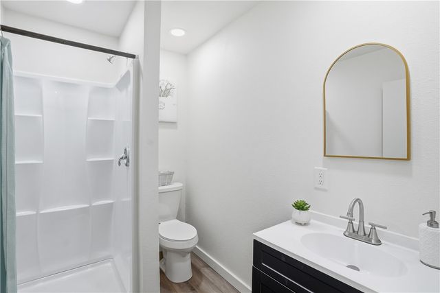 109 Dewey Ave, Alice, TX 78332