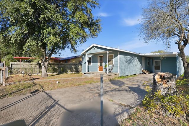 109 Dewey Ave, Alice, TX 78332