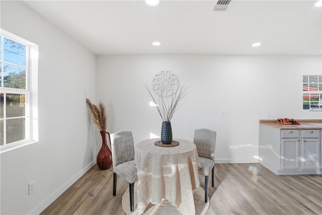 109 Dewey Ave, Alice, TX 78332