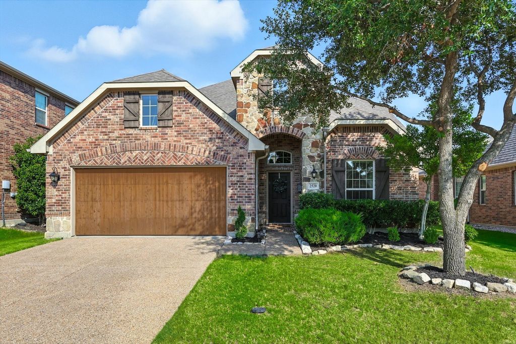 2520 Brandon Drive, Lewisville, TX 75056